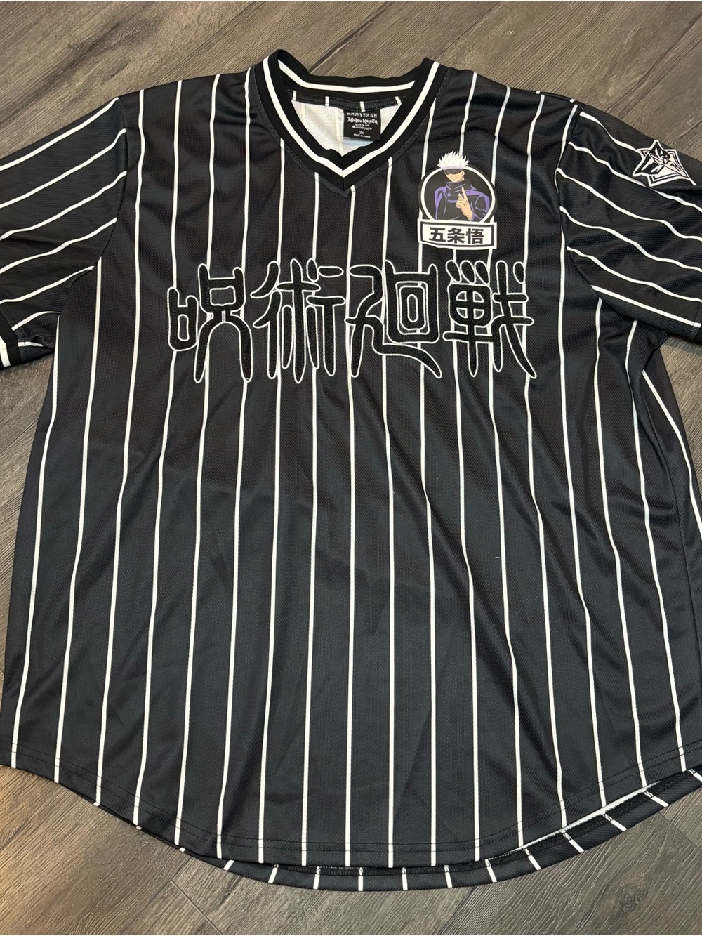 BoxLunch Jujutsu Kaisen Satoru Gojo Pinstripe Baseball Jersey 2XL Black White